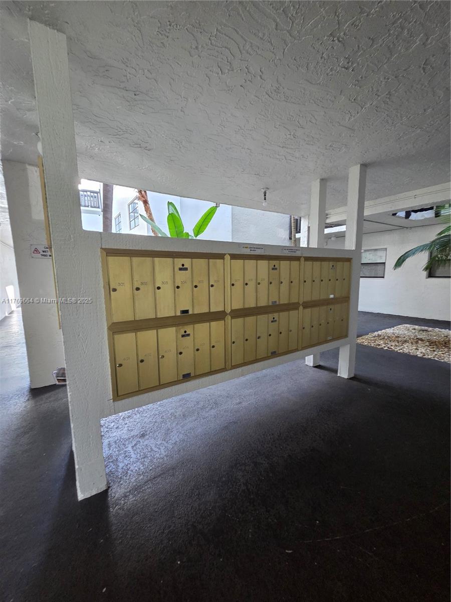 1021 Mockingbird Lane, Unit 411 Plantation, FL 33324 - Photo 33 of 42