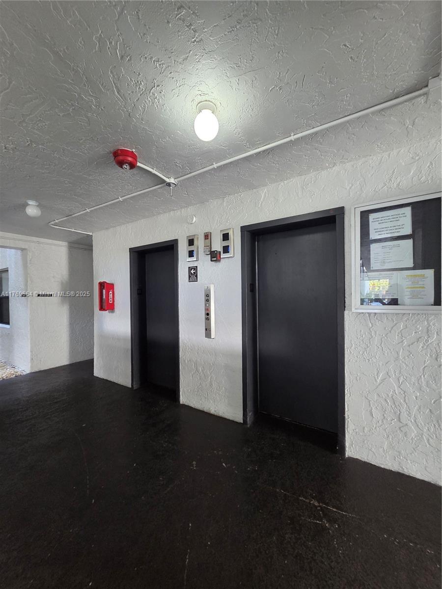 1021 Mockingbird Lane, Unit 411 Plantation, FL 33324 - Photo 34 of 42