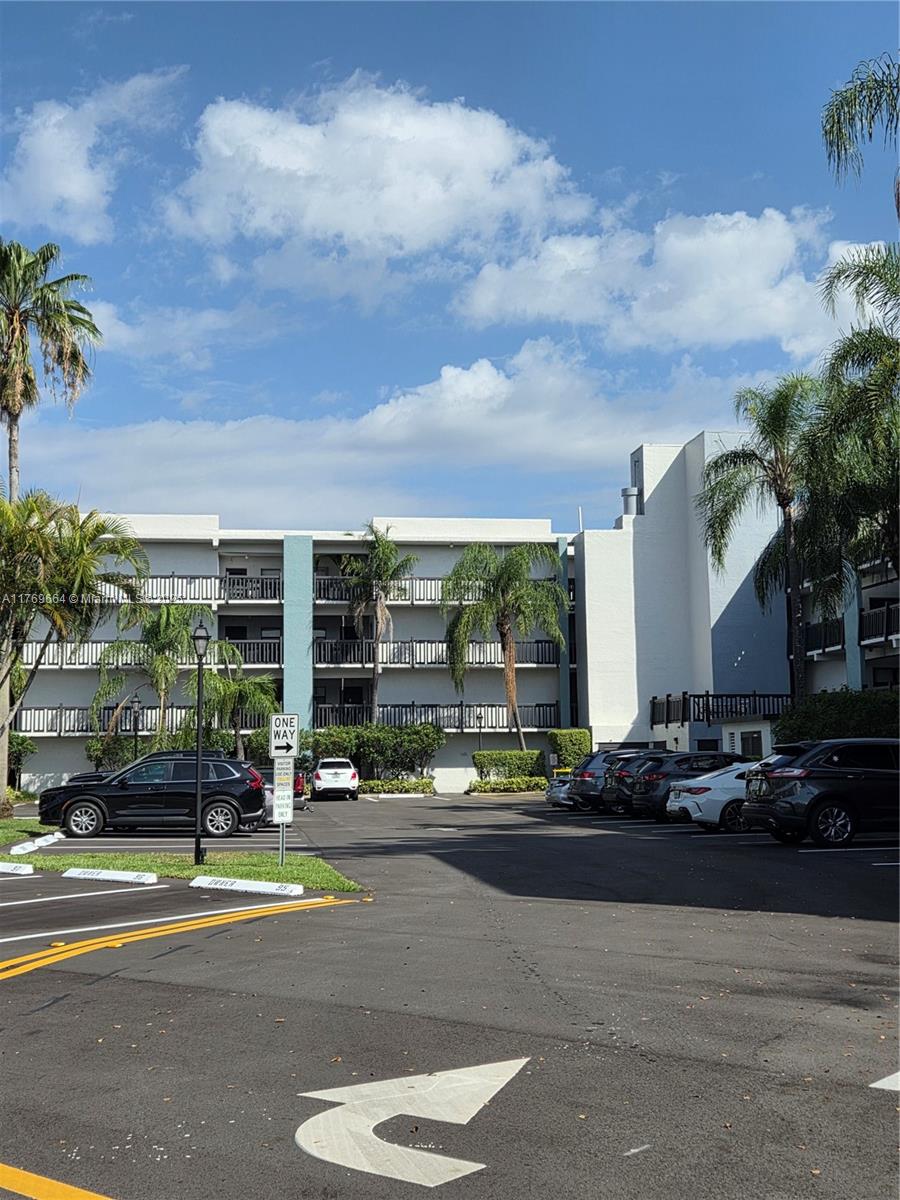 1021 Mockingbird Lane, Unit 411 Plantation, FL 33324 - Photo 39 of 42