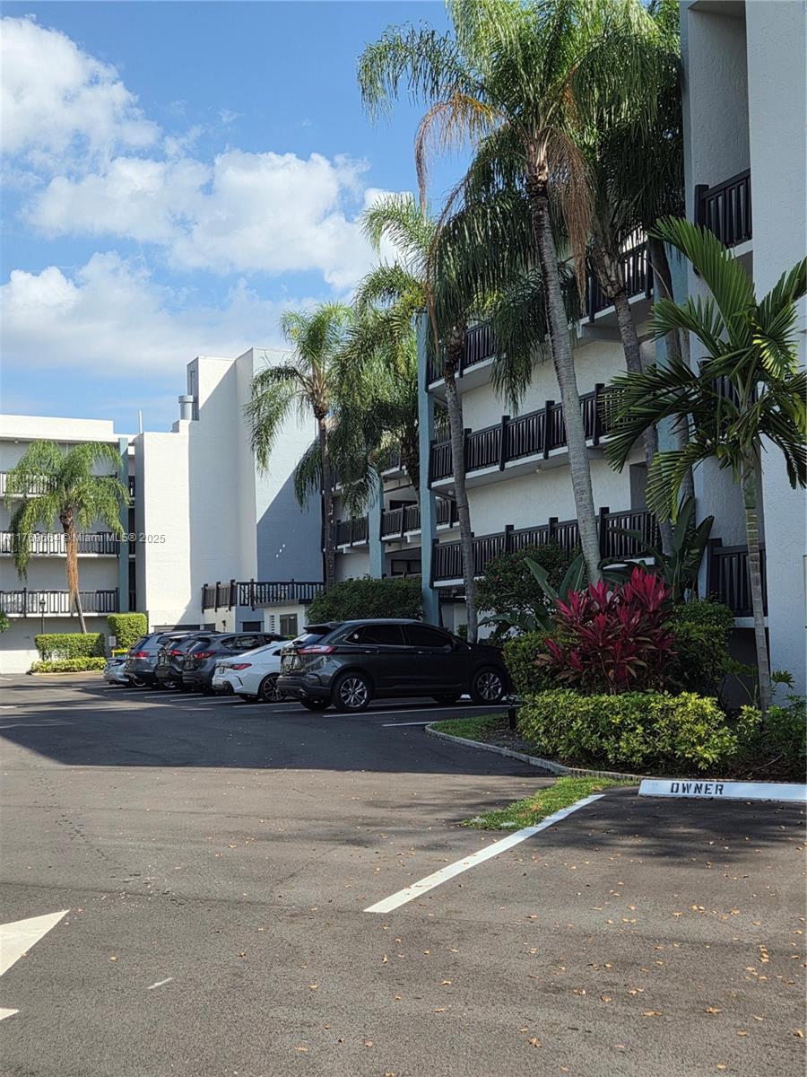 1021 Mockingbird Lane, Unit 411 Plantation, FL 33324 - Photo 40 of 42