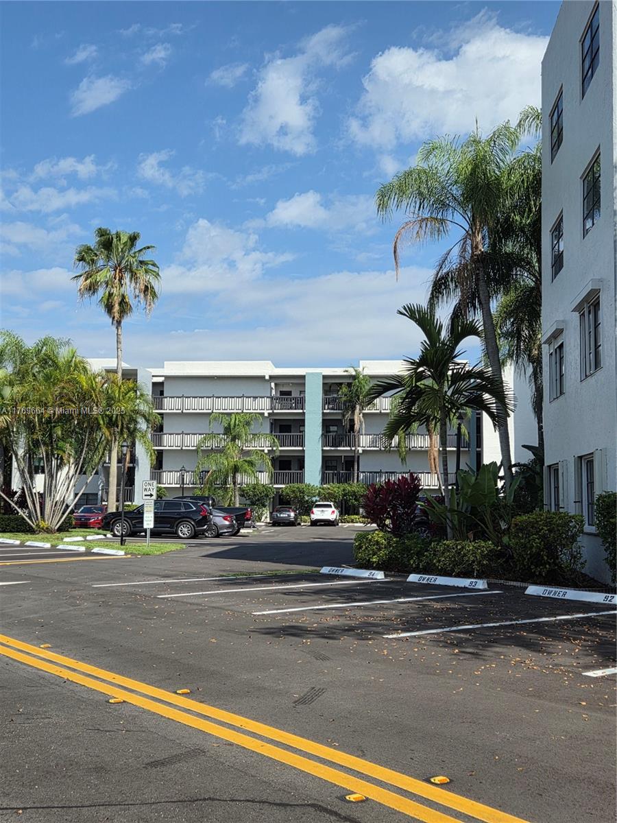 1021 Mockingbird Lane, Unit 411 Plantation, FL 33324 - Photo 41 of 42