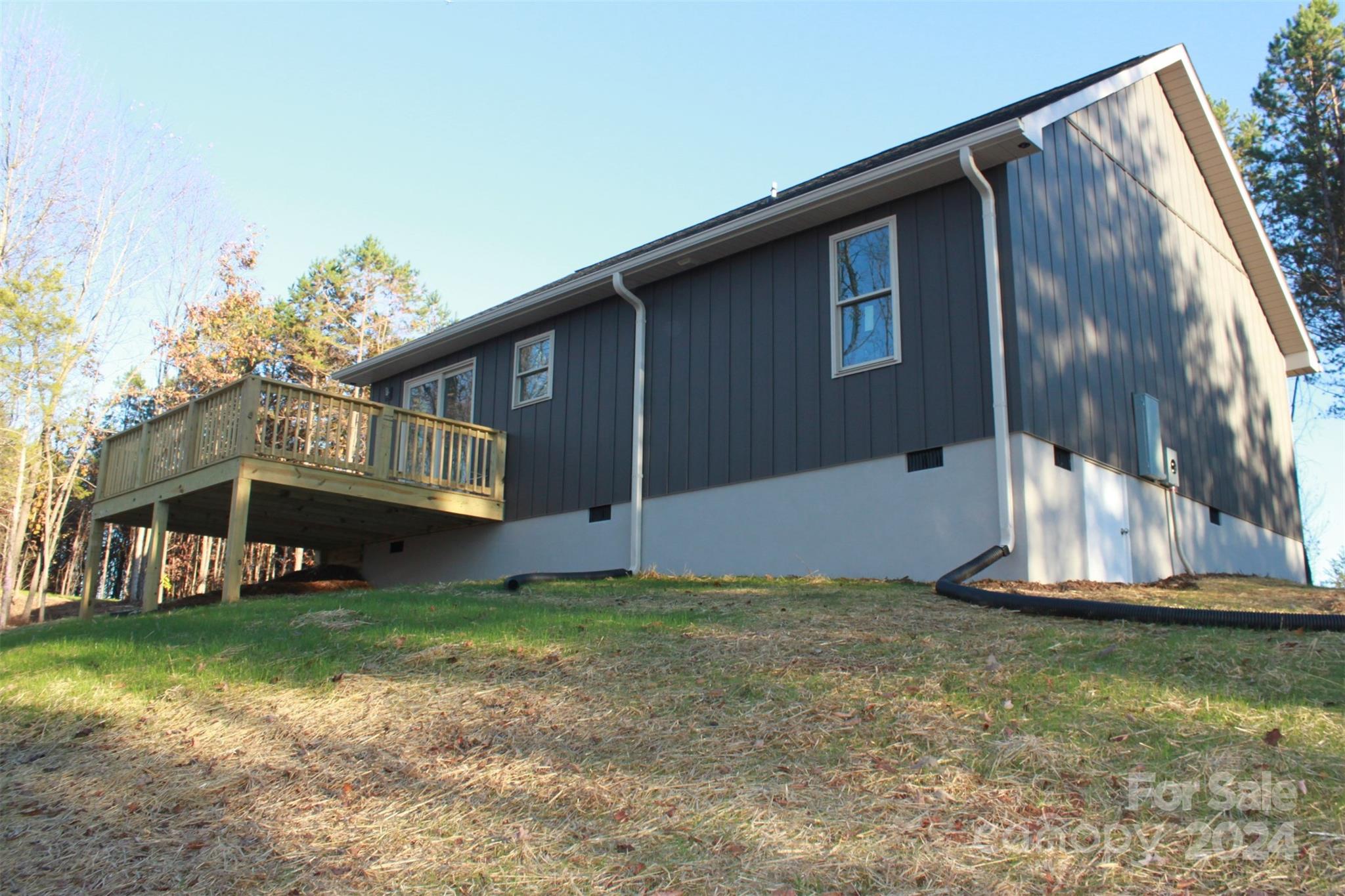 133 Blue Ridge Avenue Extension Elkin, NC 28621 - Photo 3 of 16 Gallery Image 3