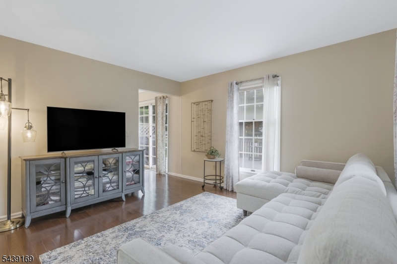 11 Hampton Court Bernards, NJ 07920 - Photo 12 of 30