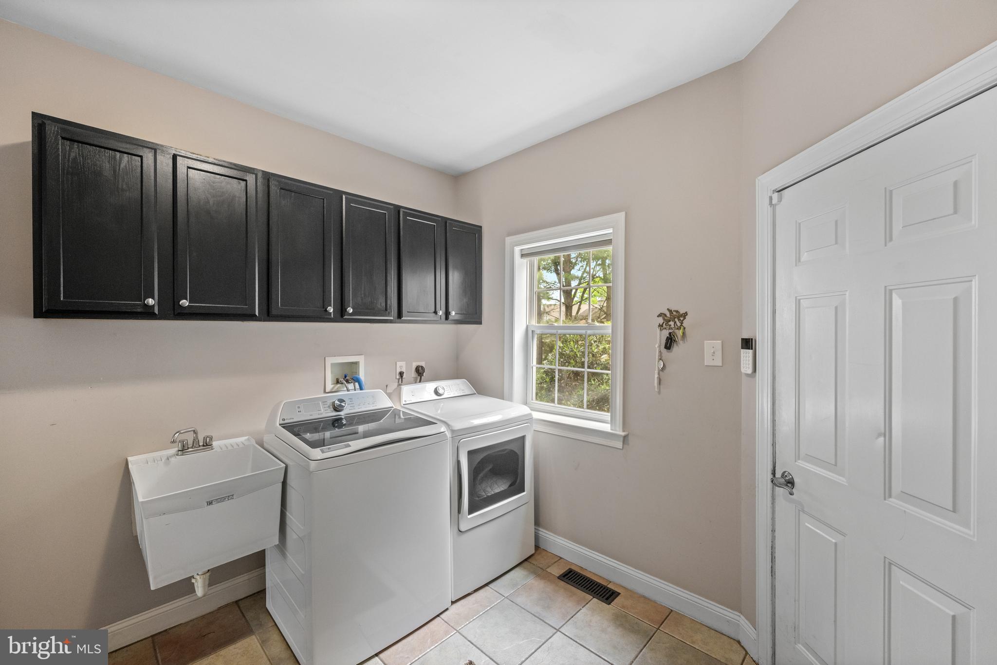 592 West Creek Road West Chester, PA 19382 - Photo 23 of 60 First FL Laundry