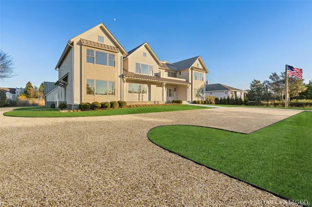 $13,995,000 | 32 Quogo Neck Lane, Quogue, NY 11959