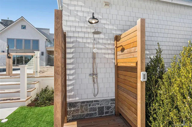 $13,995,000 | 32 Quogo Neck Lane, Quogue, NY 11959