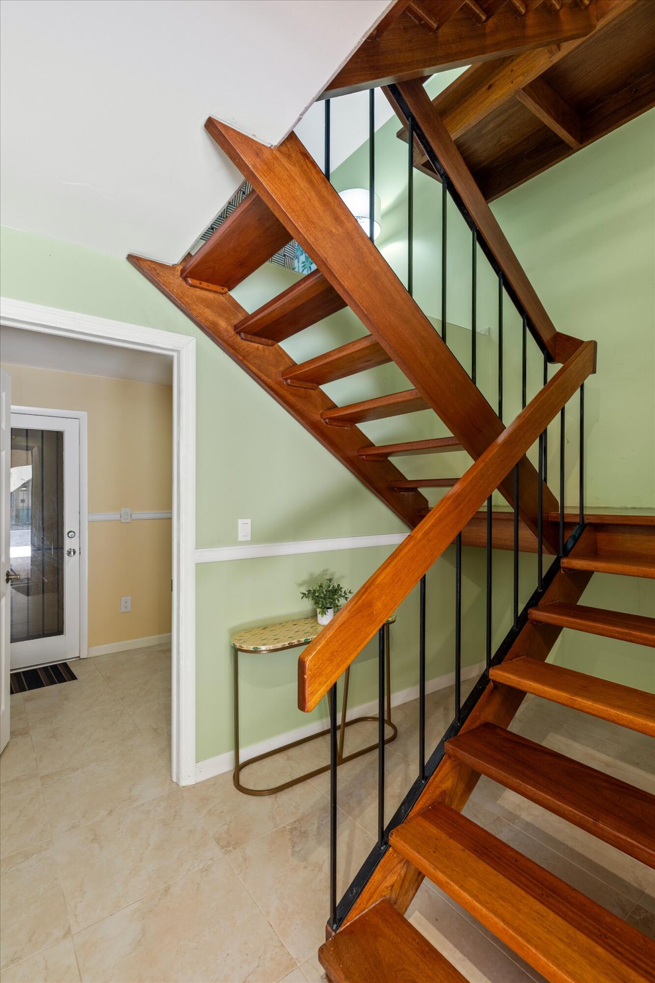 1616 Atlantic Boulevard, Unit 13 Key West, FL 33040 - Photo 23 of 38 a view of entryway
