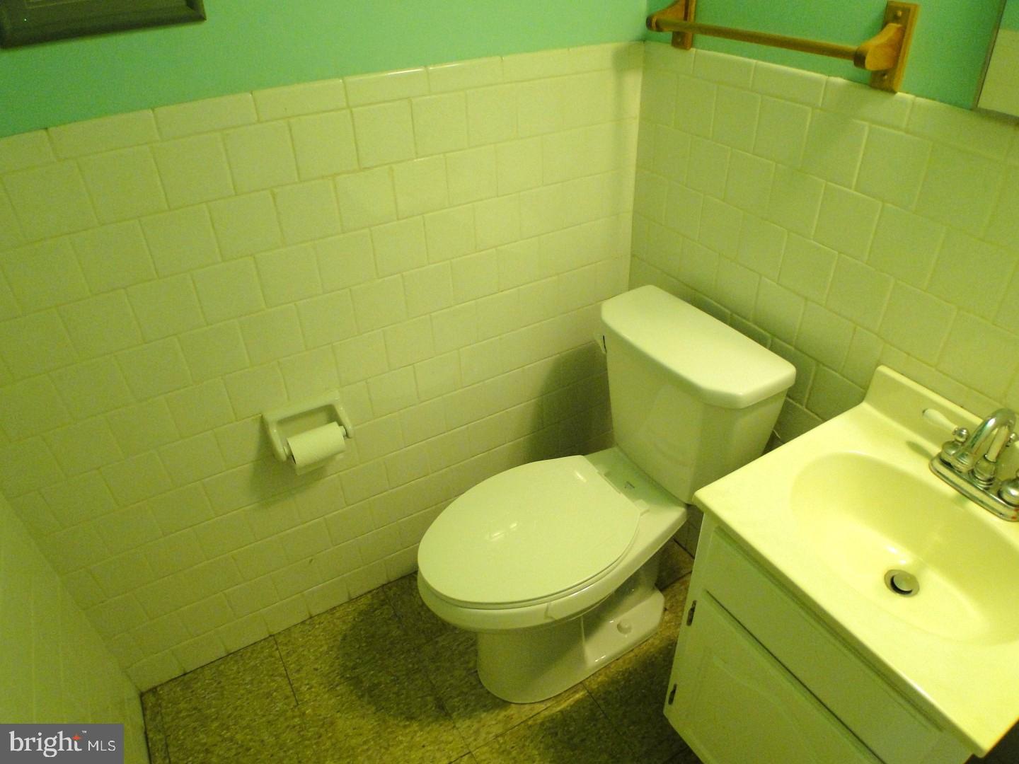 3544 Kyle Road Philadelphia, PA 19154 - Photo 18 of 22 Half Bath