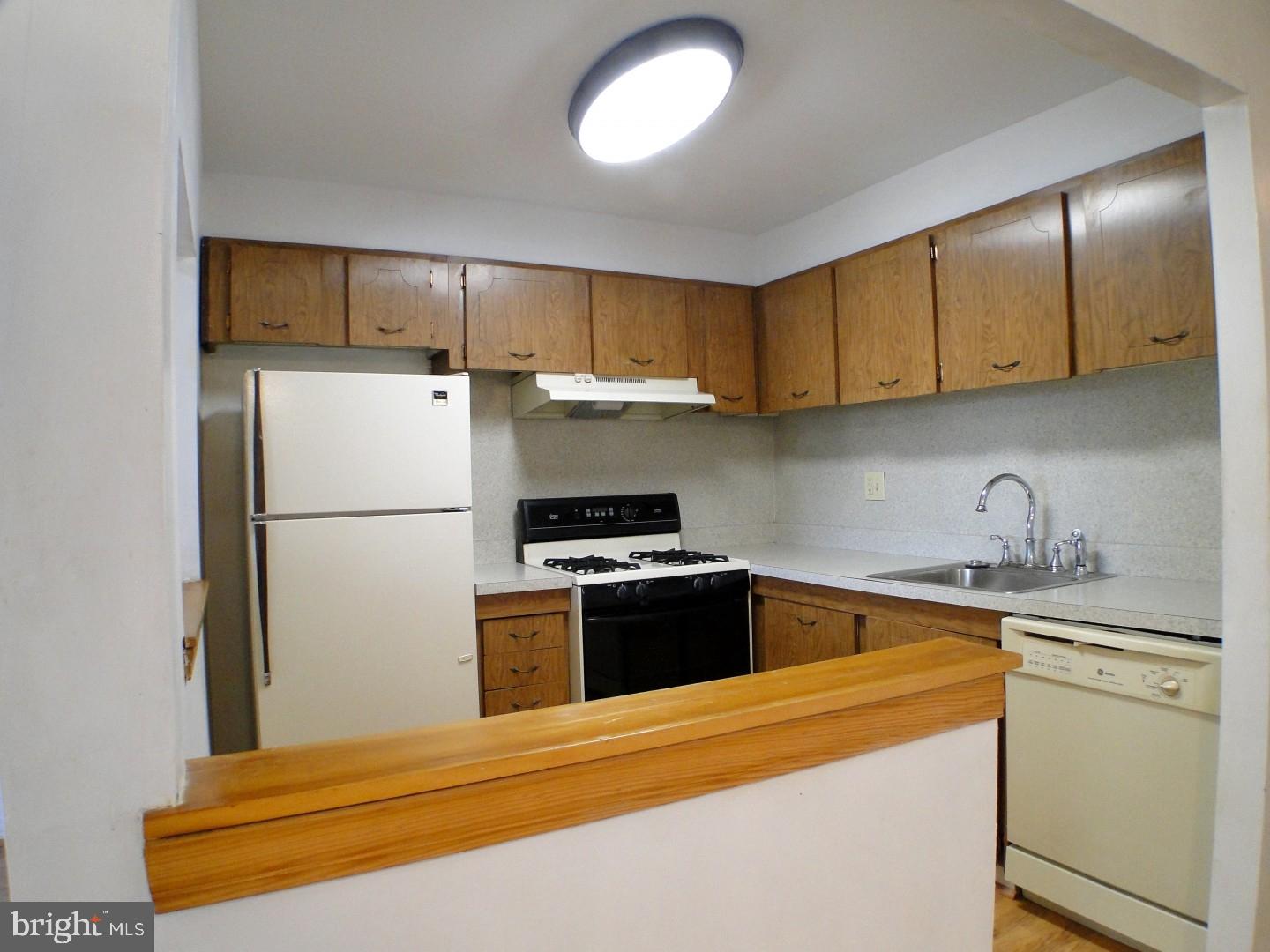 3544 Kyle Road Philadelphia, PA 19154 - Photo 8 of 22 Kitchen