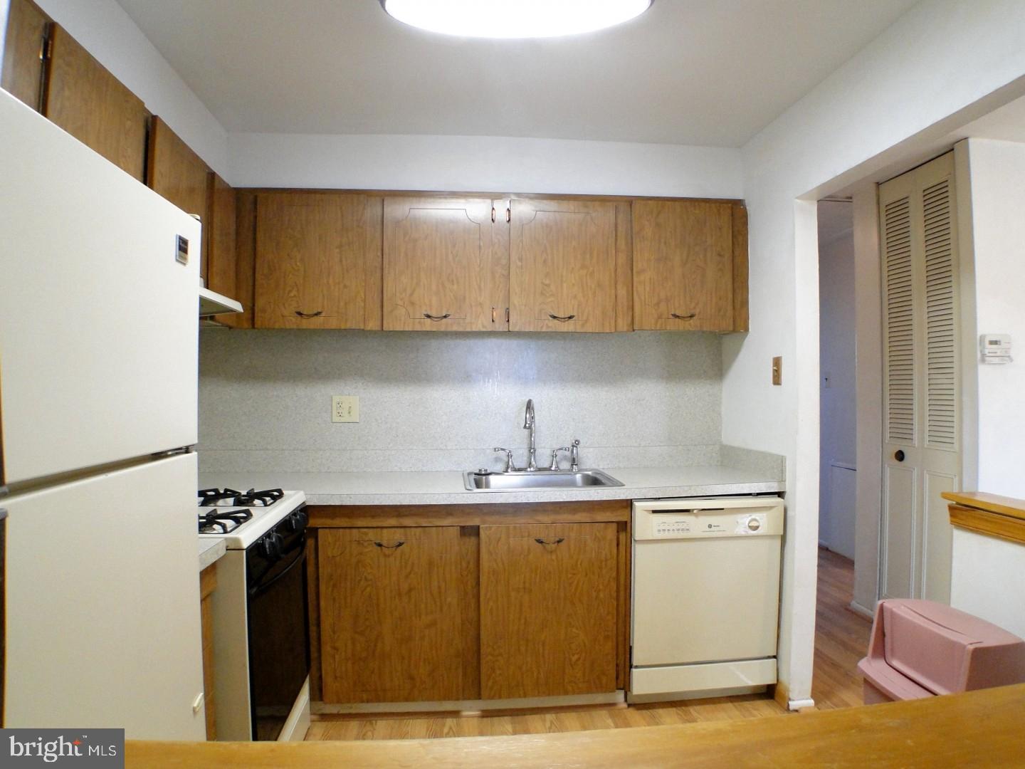 3544 Kyle Road Philadelphia, PA 19154 - Photo 9 of 22 Kitchen