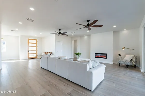 $1,095,000 | 3909 South Veronica Lane, Gold Canyon, AZ 85118