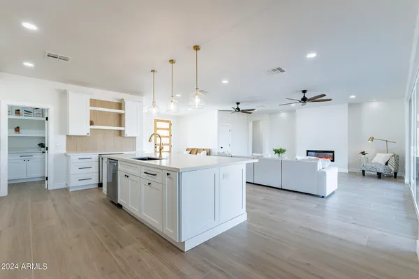 $1,095,000 | 3909 South Veronica Lane, Gold Canyon, AZ 85118