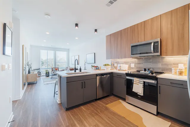 $2,303 | 10505 Deerwood Road, Unit 134, Houston, TX 77042