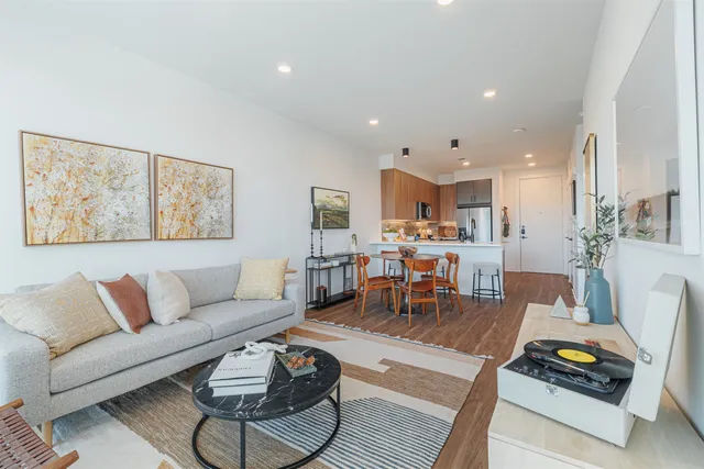 $2,303 | 10505 Deerwood Road, Unit 134, Houston, TX 77042