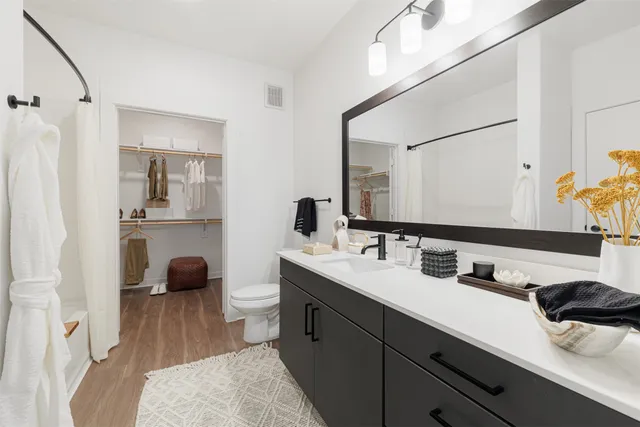 $2,303 | 10505 Deerwood Road, Unit 134, Houston, TX 77042