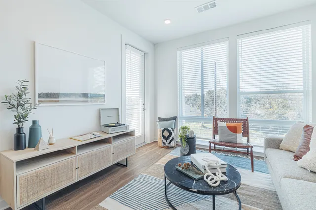 $2,303 | 10505 Deerwood Road, Unit 134, Houston, TX 77042