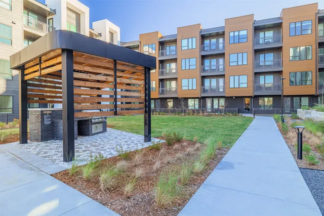 $2,303 | 10505 Deerwood Road, Unit 134, Houston, TX 77042