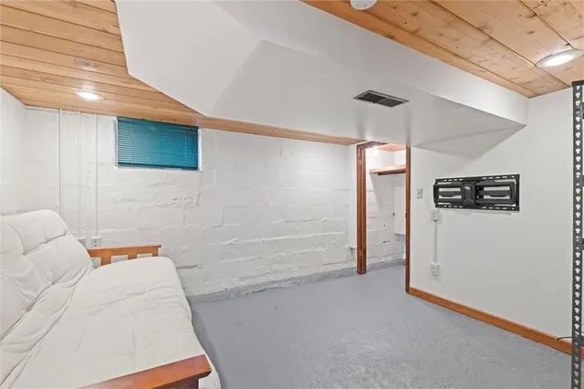 $225,000 | 180 Center Street, Springdale, PA 15144