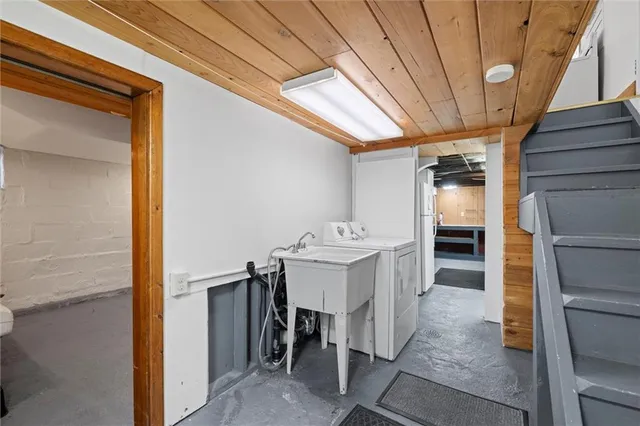 $225,000 | 180 Center Street, Springdale, PA 15144