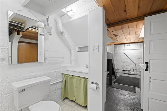 $225,000 | 180 Center Street, Springdale, PA 15144