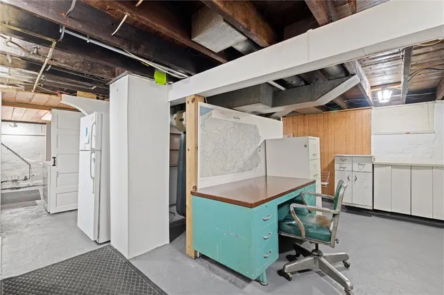 $225,000 | 180 Center Street, Springdale, PA 15144