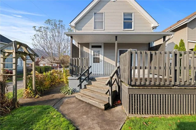 $225,000 | 180 Center Street, Springdale, PA 15144