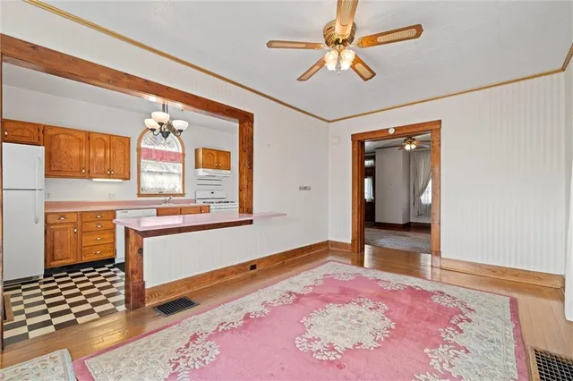 $225,000 | 180 Center Street, Springdale, PA 15144