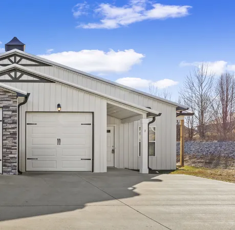 $1,370 | 176 Bainbridge Drive, Unit B, Clarksville, TN 37043