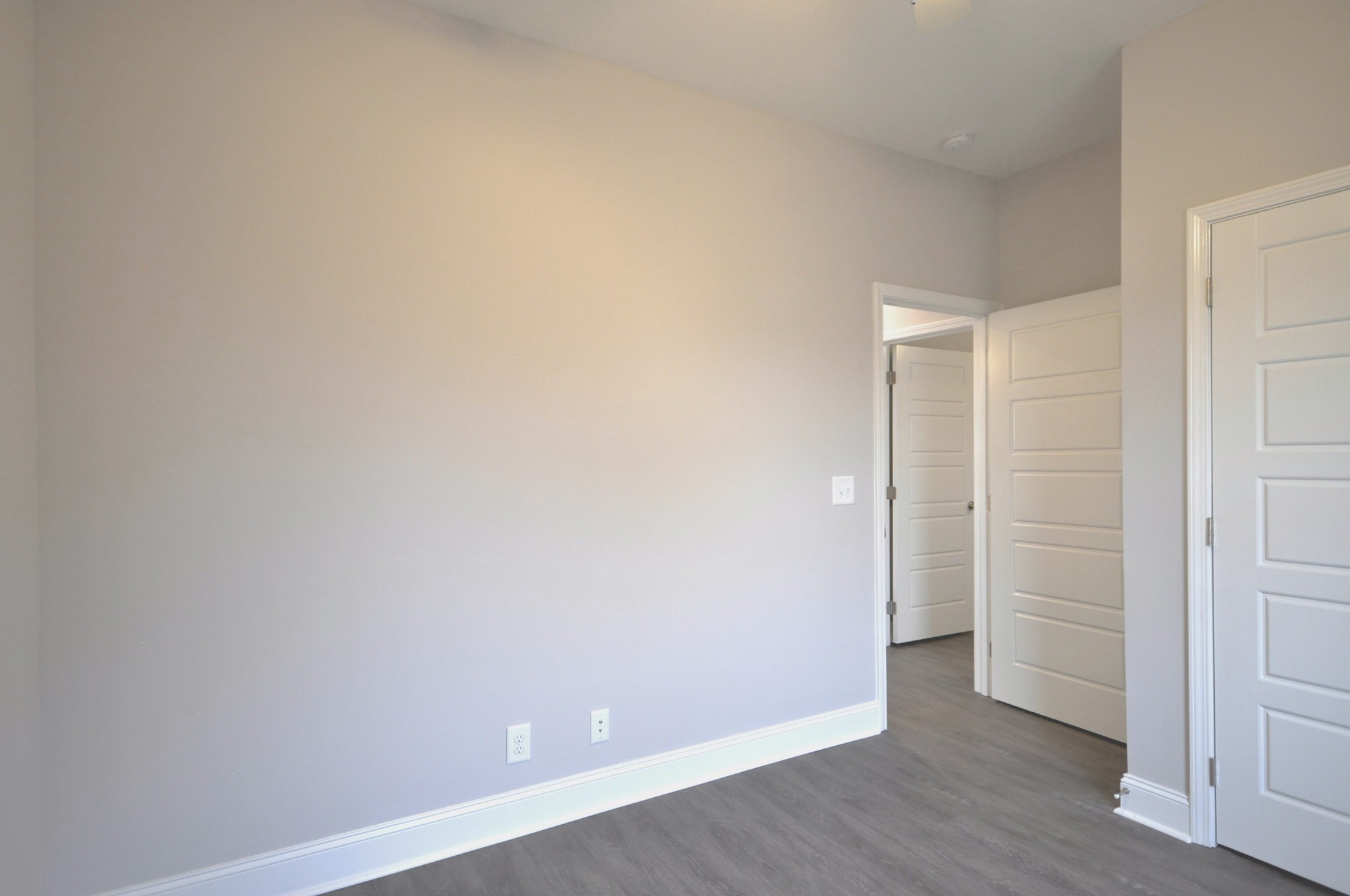 176 Bainbridge Drive, Unit B Clarksville, TN 37043 - Photo 14 of 31 a view of an empty room