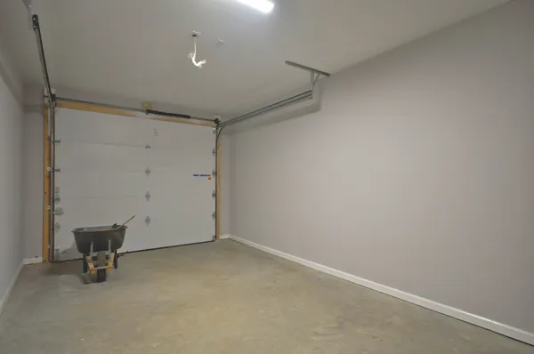 $1,370 | 176 Bainbridge Drive, Unit B, Clarksville, TN 37043