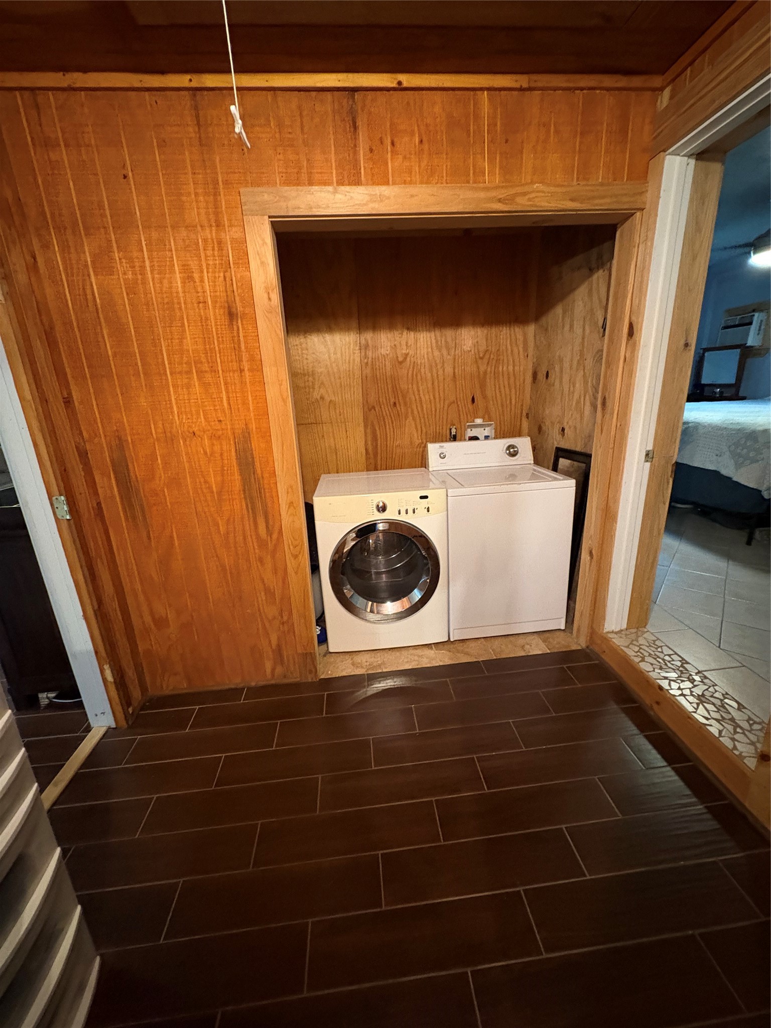 550 Dogwood Road Cleveland, TX 77328 - Photo 29 of 49 a utility room with dryer and washer