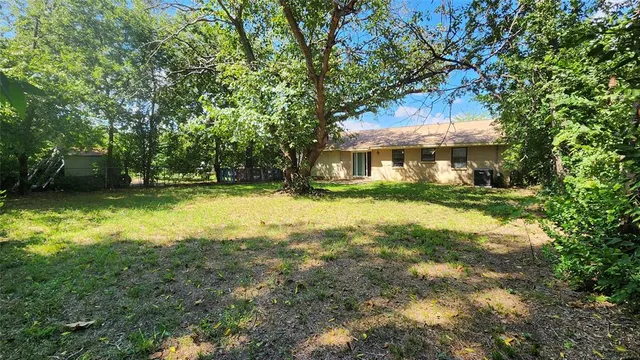 $2,000 | 520 Sweetbriar Drive, Lewisville, TX 75067