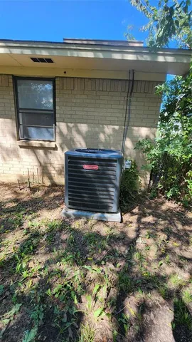 $2,000 | 520 Sweetbriar Drive, Lewisville, TX 75067