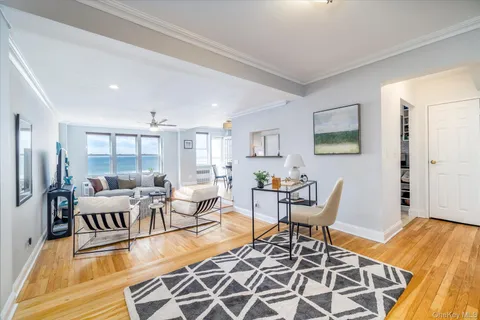 $675,000 | 522 Shore Road, Unit 6M, Long Beach, NY 11561