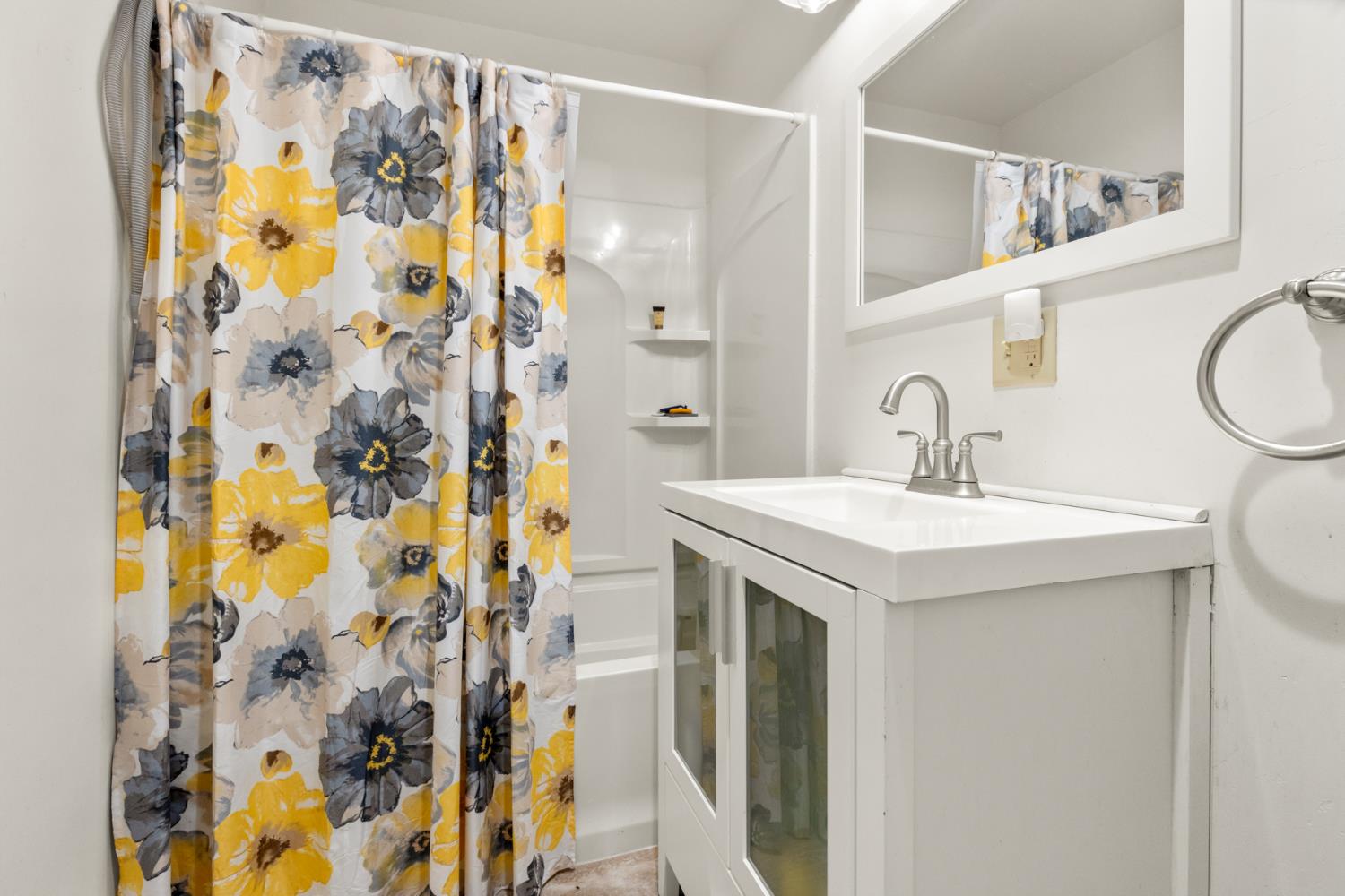 490 Hazel Street Gridley, CA 95948 - Photo 12 of 28 a bathroom with a sink and a mirror