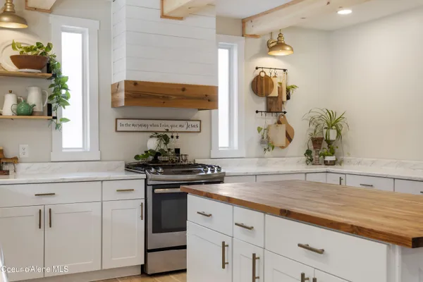 $650,000 | 87 Rock Road, Sandpoint, ID 83864