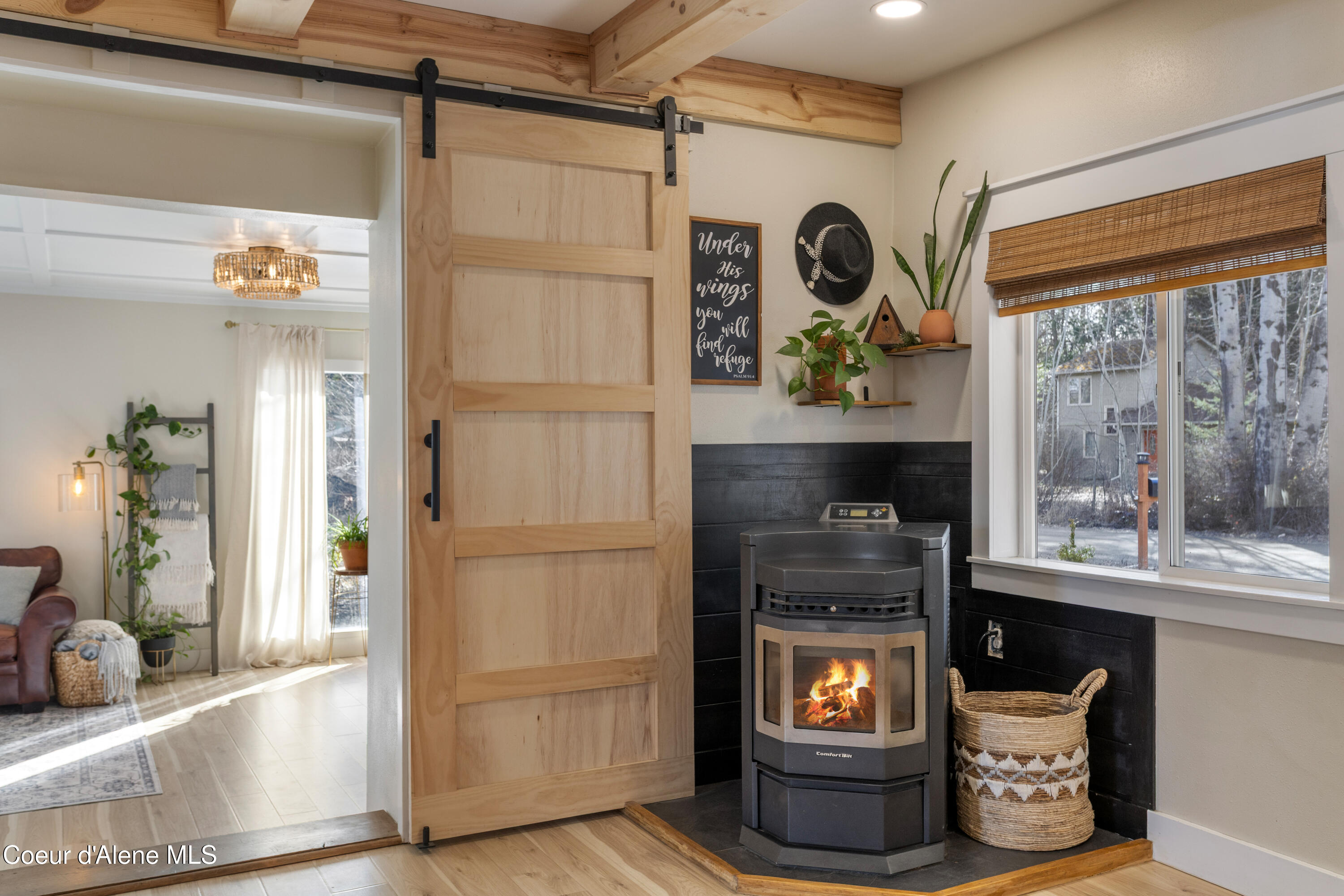 87 Rock Road Sandpoint, ID 83864 - Photo 17 of 56 Living