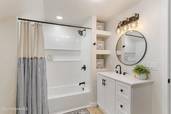 $650,000 | 87 Rock Road, Sandpoint, ID 83864