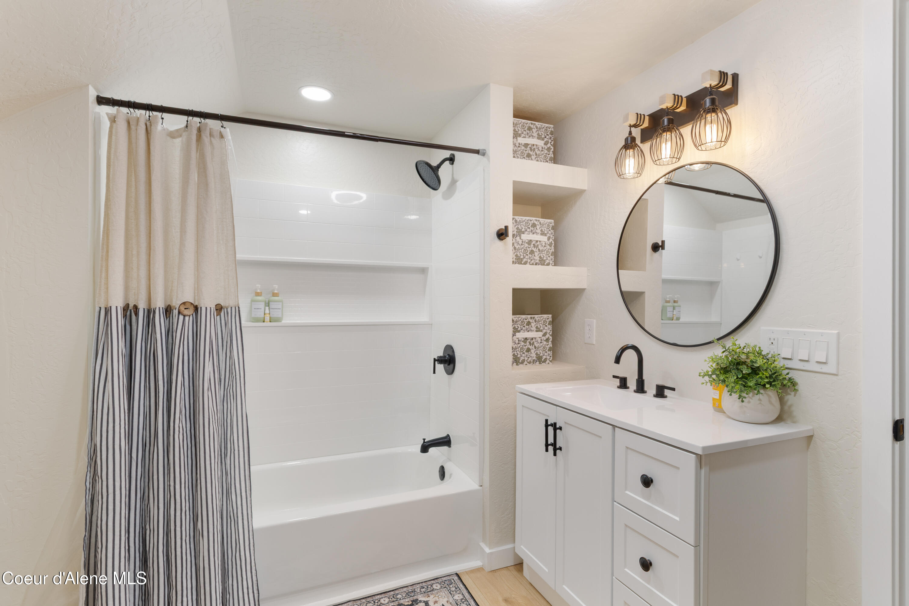 87 Rock Road Sandpoint, ID 83864 - Photo 32 of 56 Upstairs Bathroom