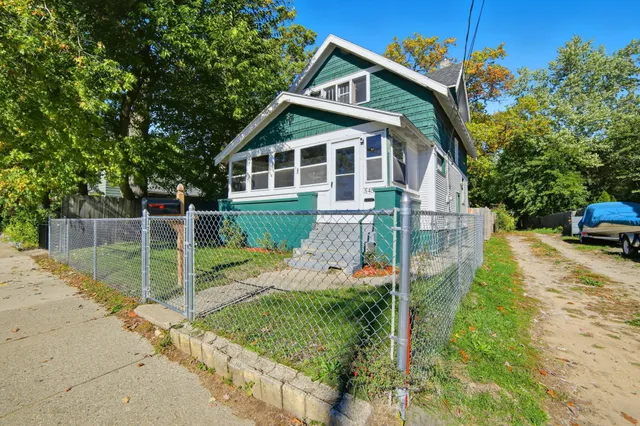 $150,000 | 545 Oakdale Street Southeast, Grand Rapids, MI 49507