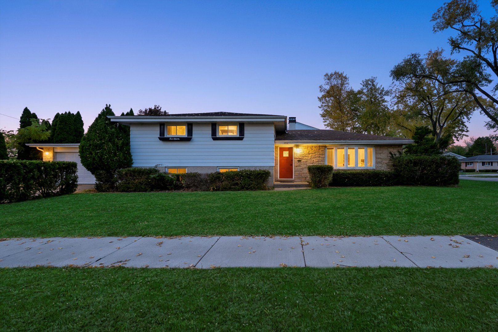 356 West Millers Road Des Plaines, IL 60016 - Photo 2 of 2 a front view of a house with a yard