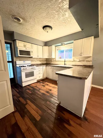 $70,000 | 1001 West 6th Street, West Frankfort, IL 62896