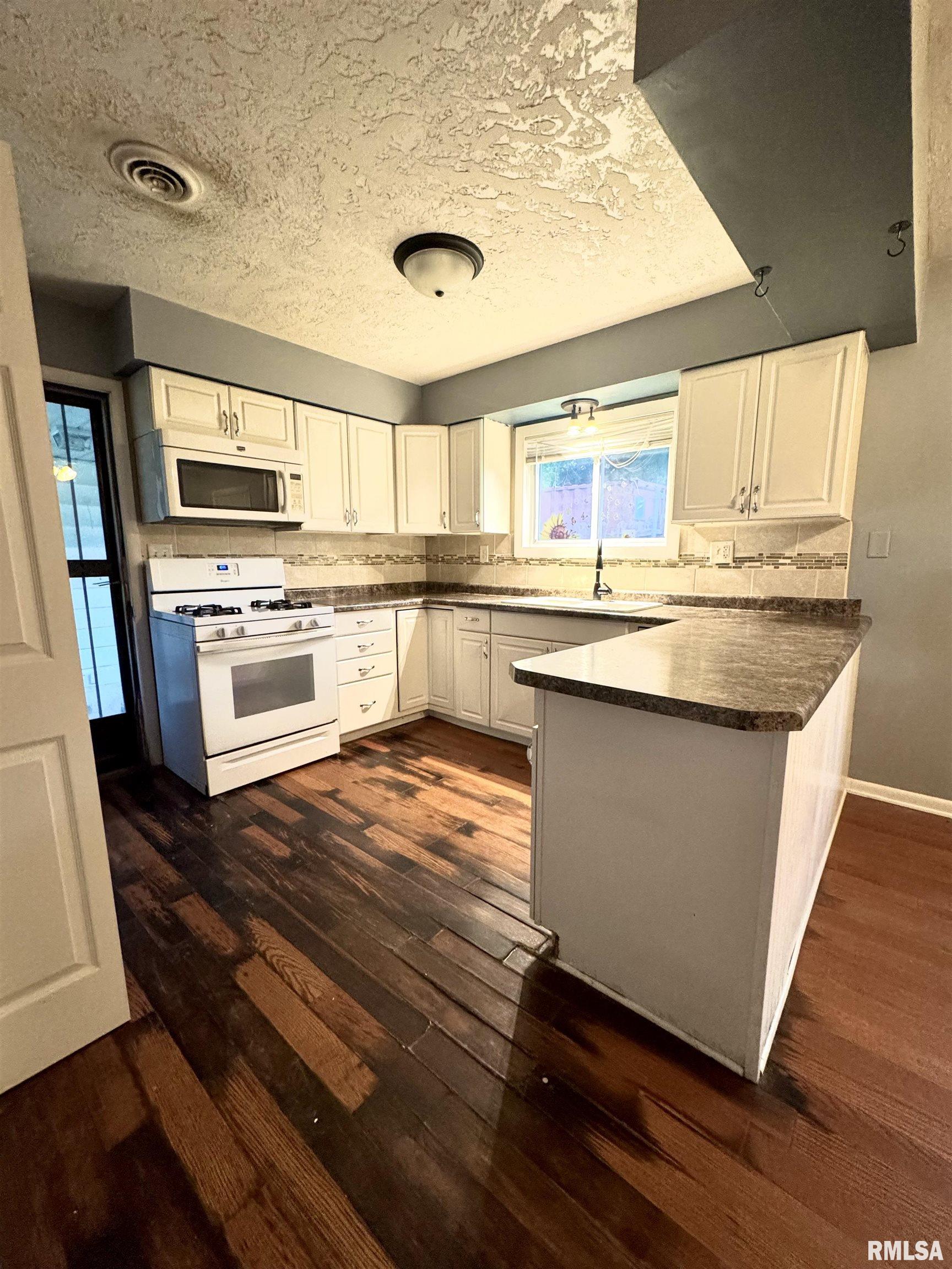 1001 West 6th Street West Frankfort, IL 62896 - Photo 5 of 13