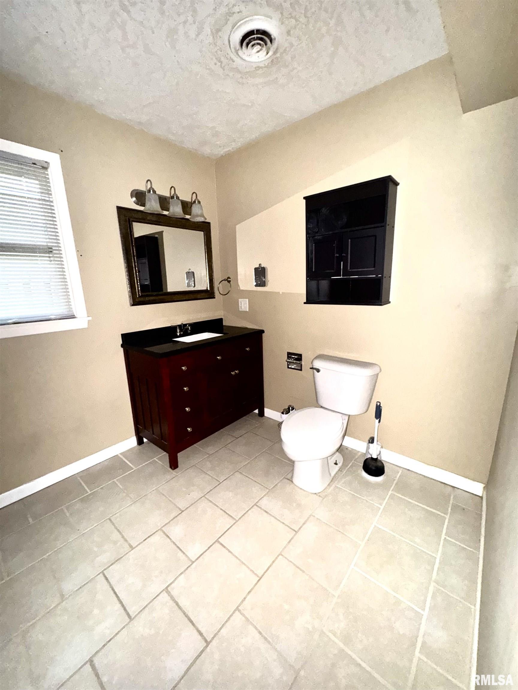 1001 West 6th Street West Frankfort, IL 62896 - Photo 9 of 13