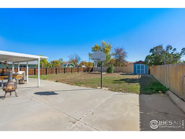 a house view with a outdoor space