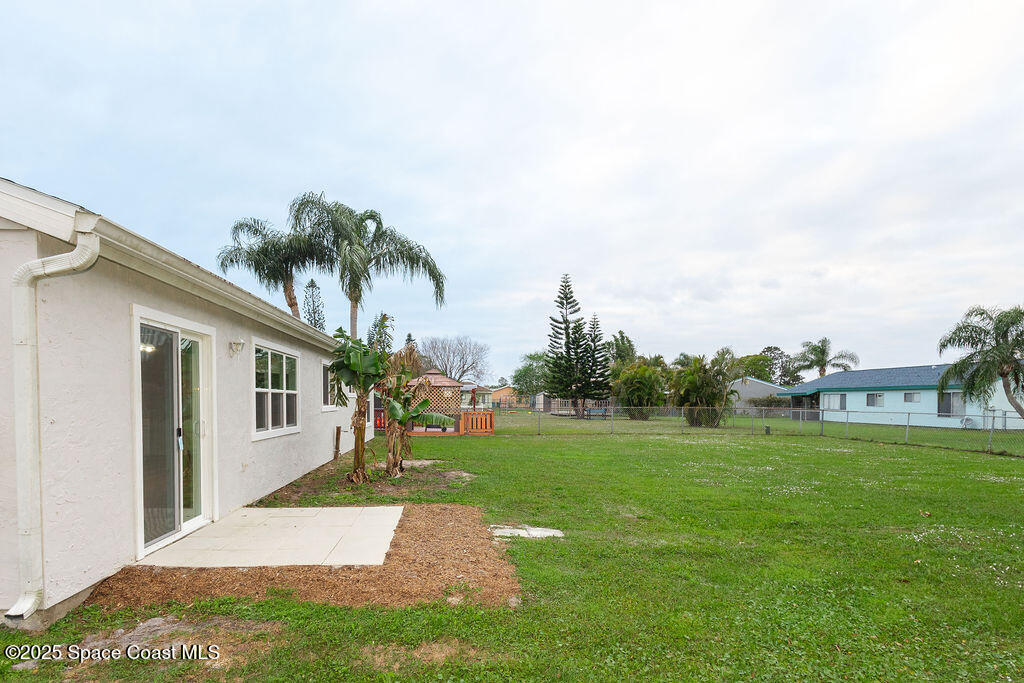 1560 Roxbury Court Northeast Palm Bay, FL 32905 - Photo 2 of 21 2V7A4510