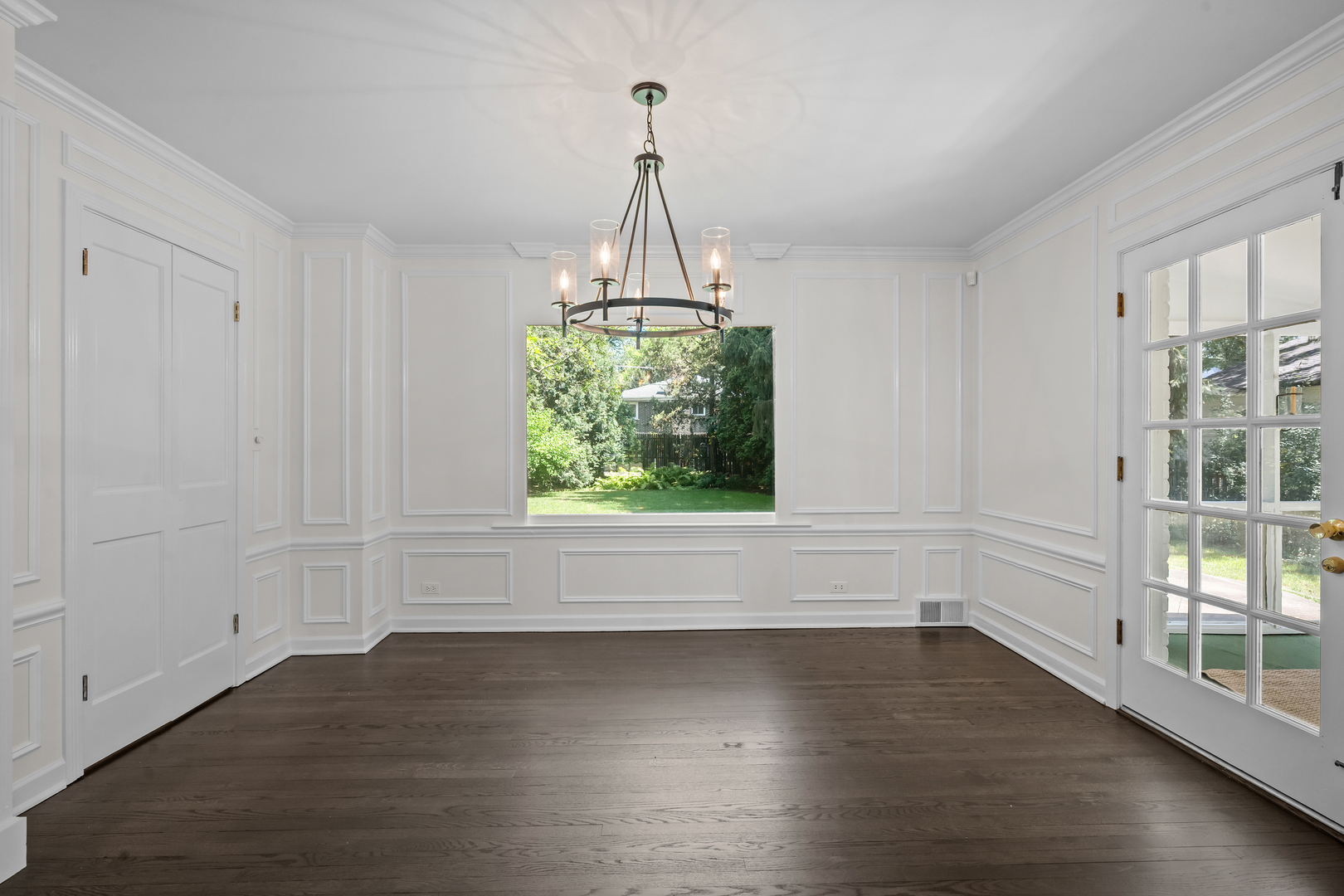 633 Forest Road Glenview, IL 60025 - Photo 8 of 25 Gallery Image 8
