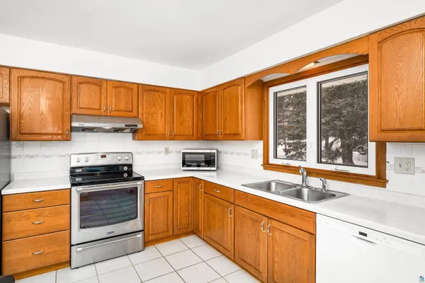 $349,900 | 601 Glenwood Street, Duluth, MN 55803