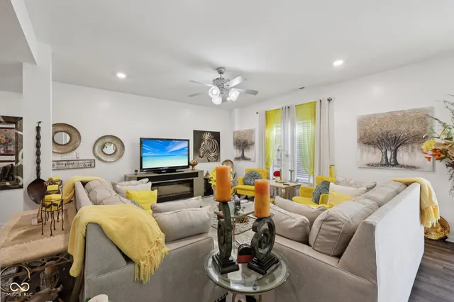 $375,000 | 10101 Caprock Canyon Drive, Indianapolis, IN 46239