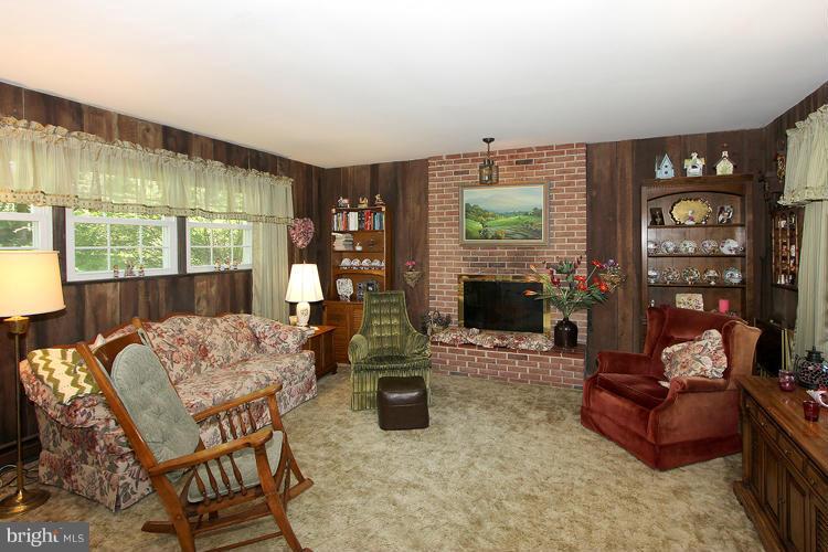 807 Norwood Road Silver Spring, MD 20905 - Photo 13 of 29 Family Room